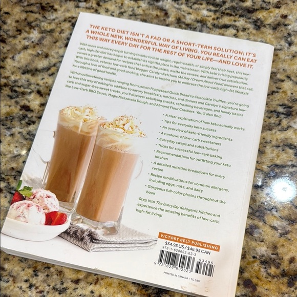 The Everyday Ketogenic Kitchen Cookbook Carolyn Ketchum - Picture 3 of 3